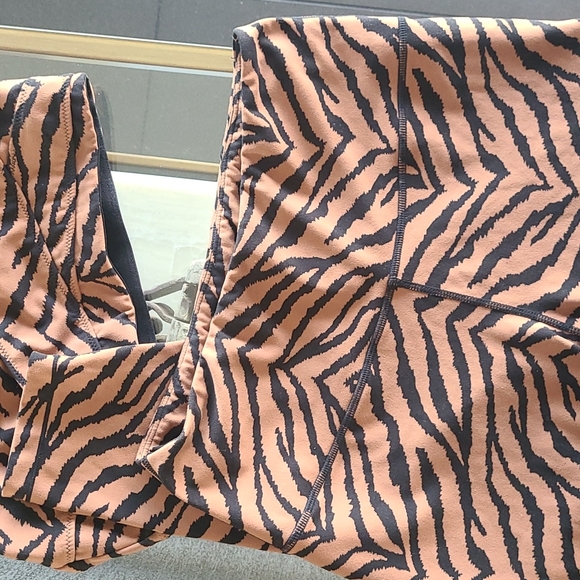 Varley Set - Picture 6 of 8